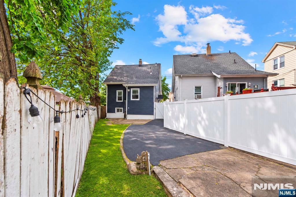 15 Laurel Street Property Photo 47