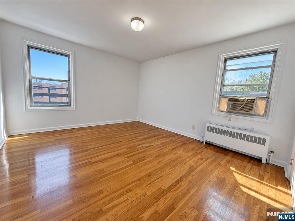2330 Linwood Avenue 5a Property Photo 2