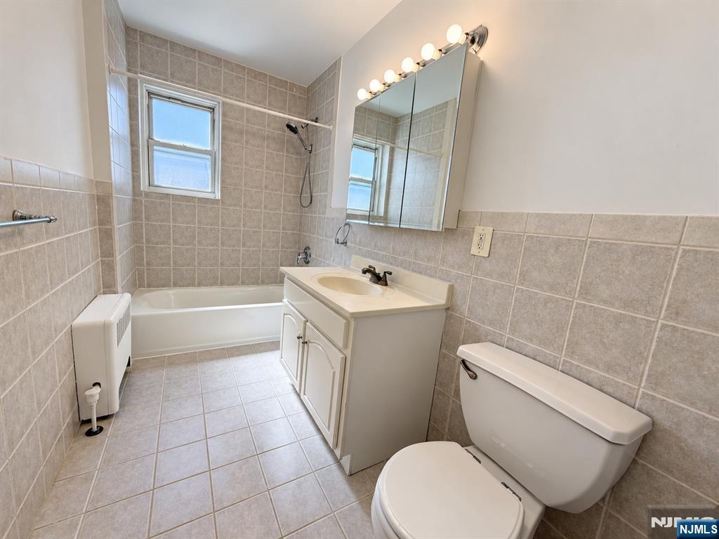 2330 Linwood Avenue 5a Property Photo 3
