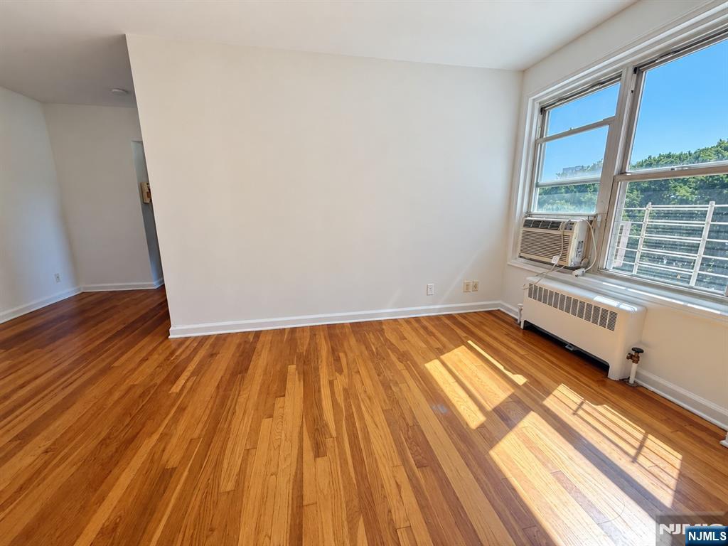 2330 Linwood Avenue 5a Property Photo 4