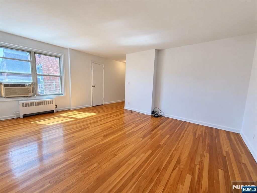 2330 Linwood Avenue 5a Property Photo 5