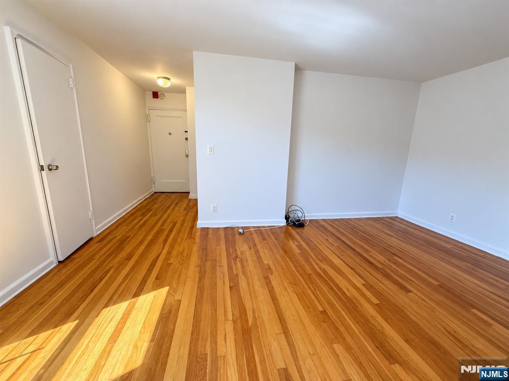 2330 Linwood Avenue 5a Property Photo 11