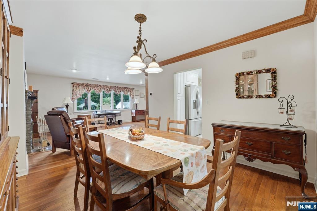 297 Gramercy Place Property Photo 9