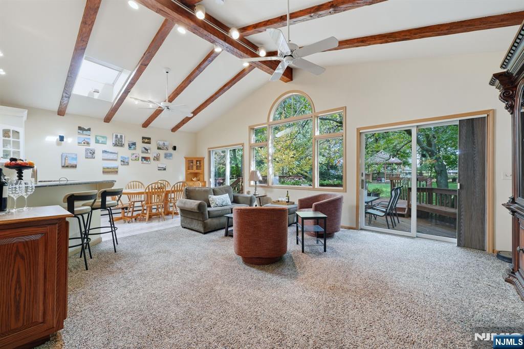297 Gramercy Place Property Photo 20