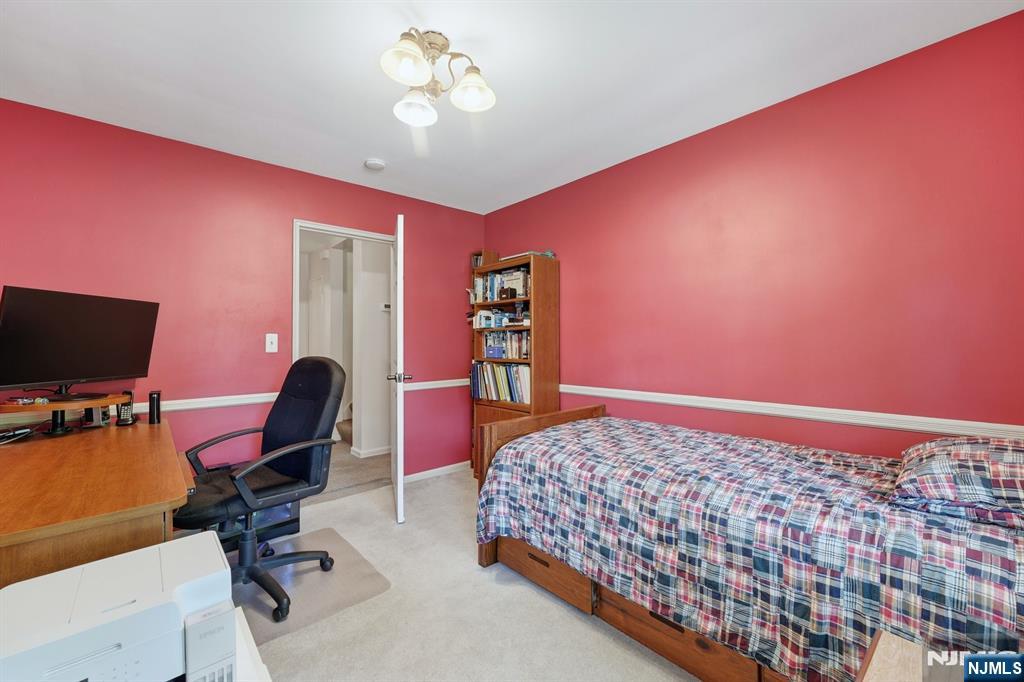 297 Gramercy Place Property Photo 24
