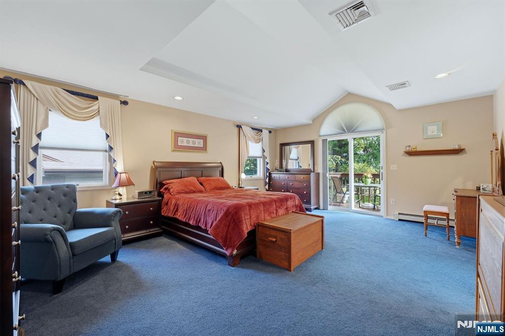 297 Gramercy Place Property Photo 27