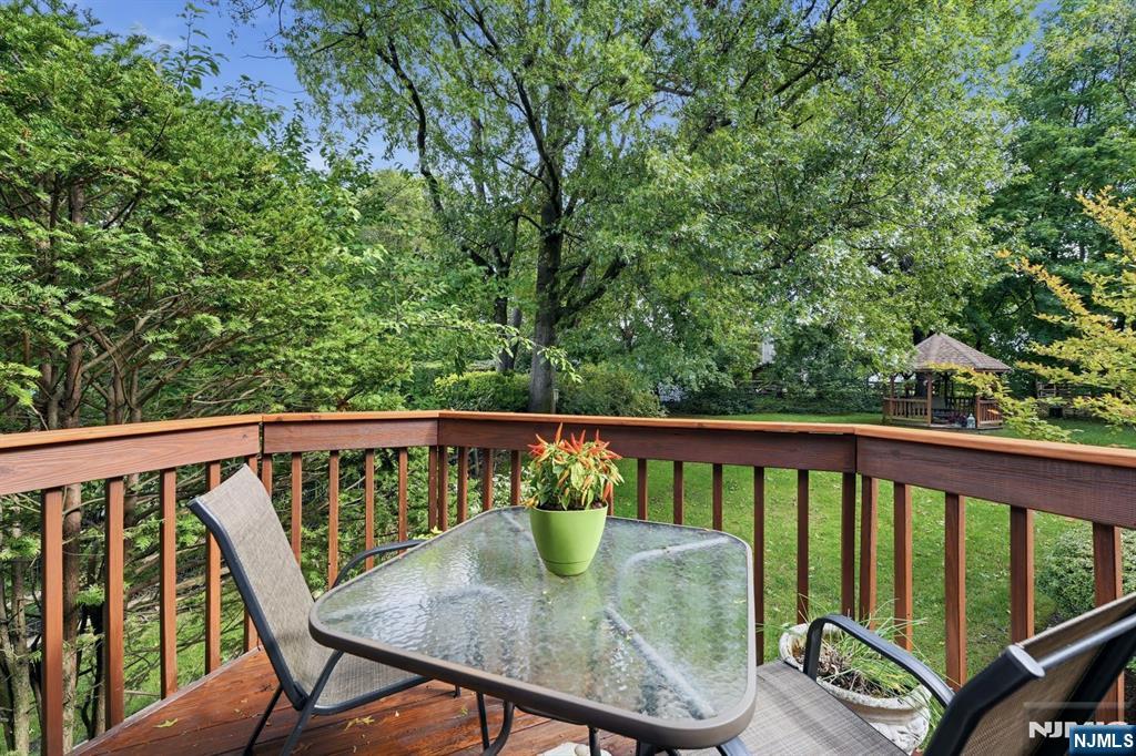 297 Gramercy Place Property Photo 28