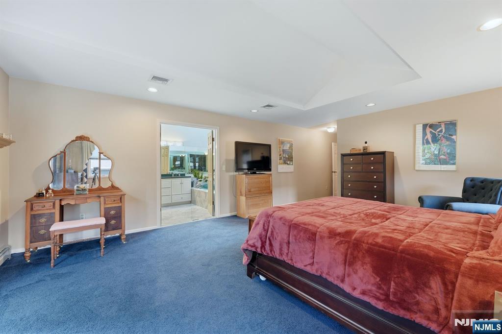 297 Gramercy Place Property Photo 29