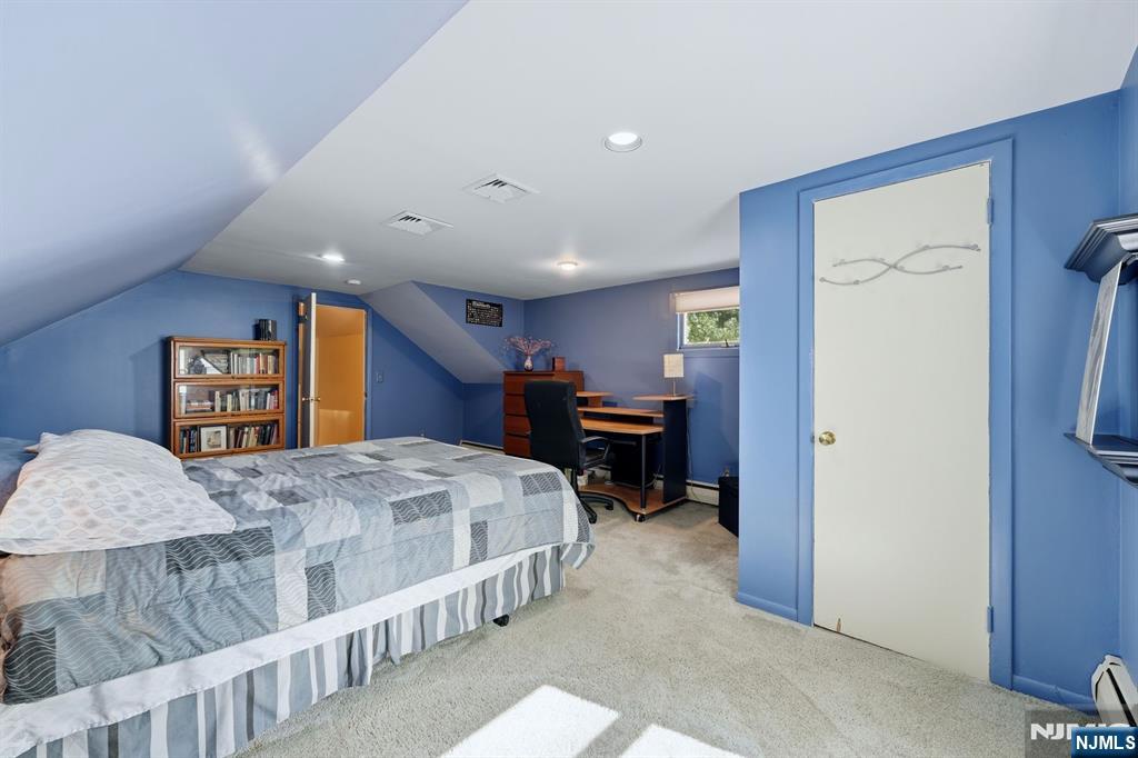 297 Gramercy Place Property Photo 33