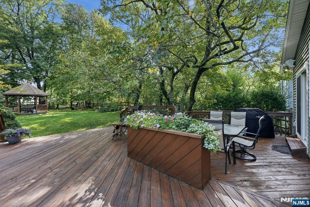 297 Gramercy Place Property Photo 36