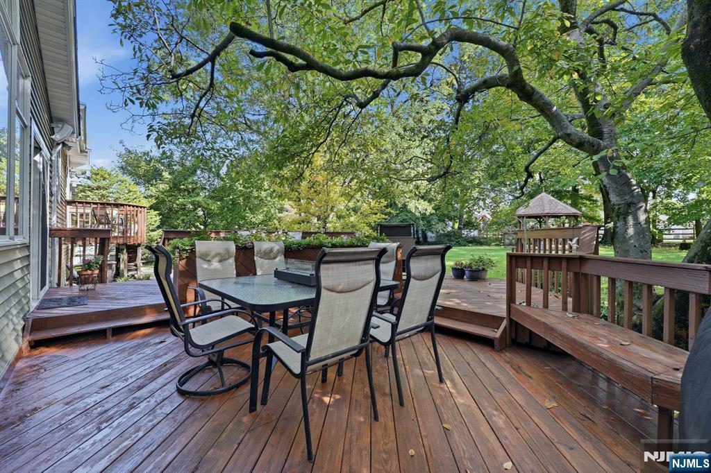 297 Gramercy Place Property Photo 37
