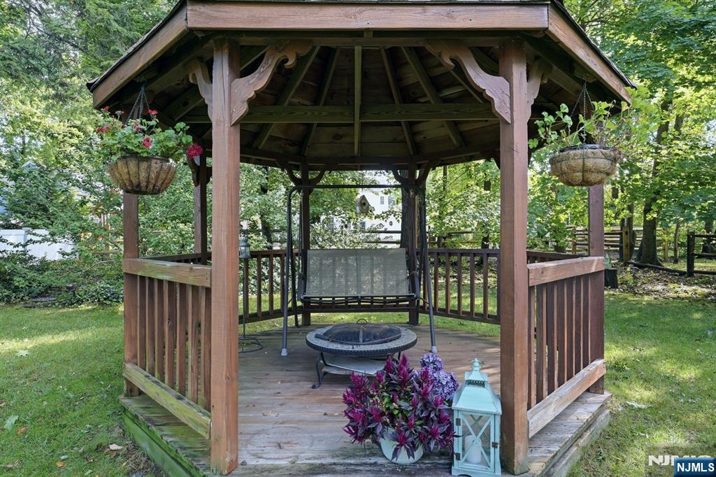 297 Gramercy Place Property Photo 39