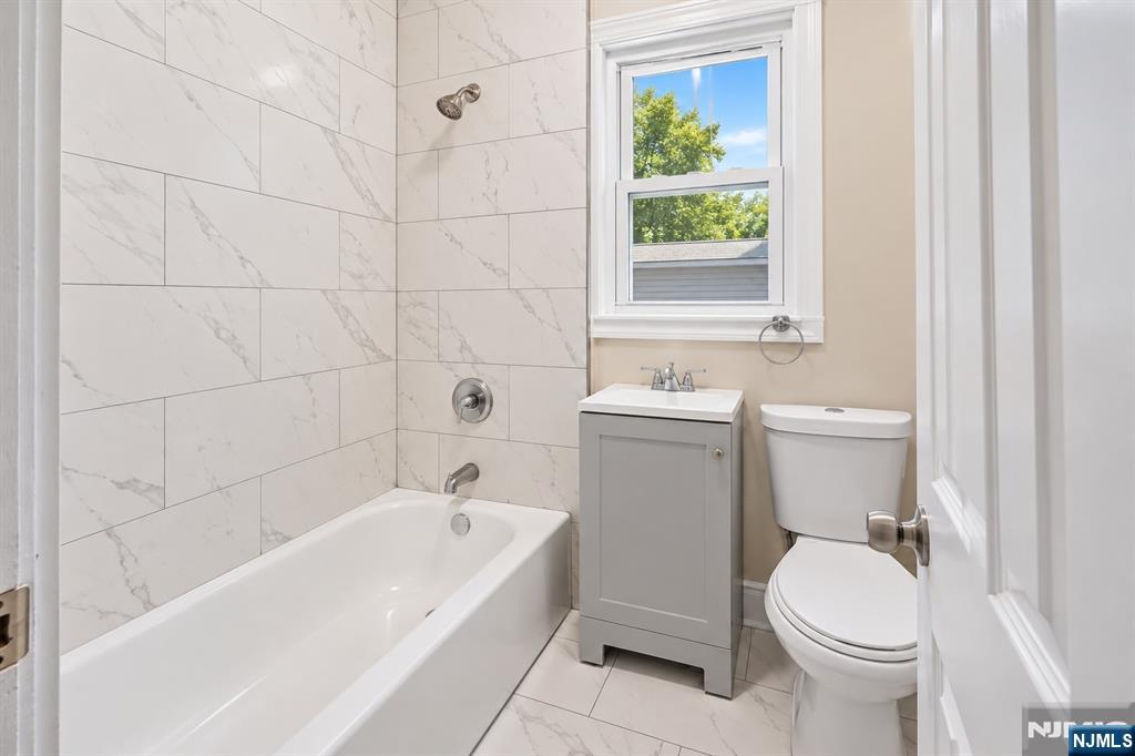 17 Arverne Terrace Property Photo 8