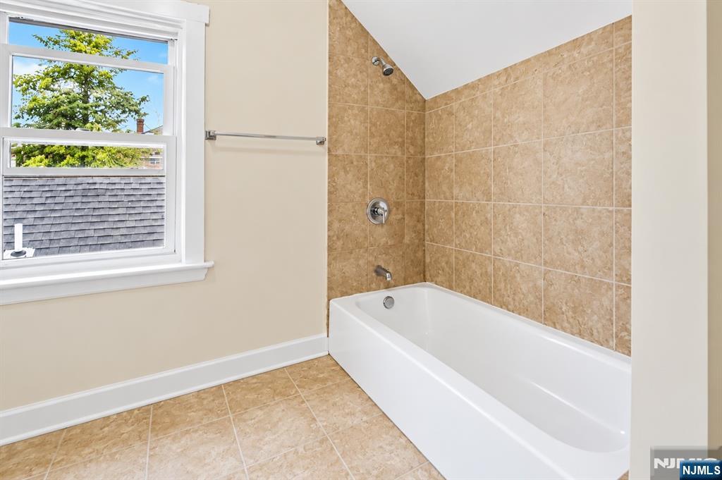 17 Arverne Terrace Property Photo 20