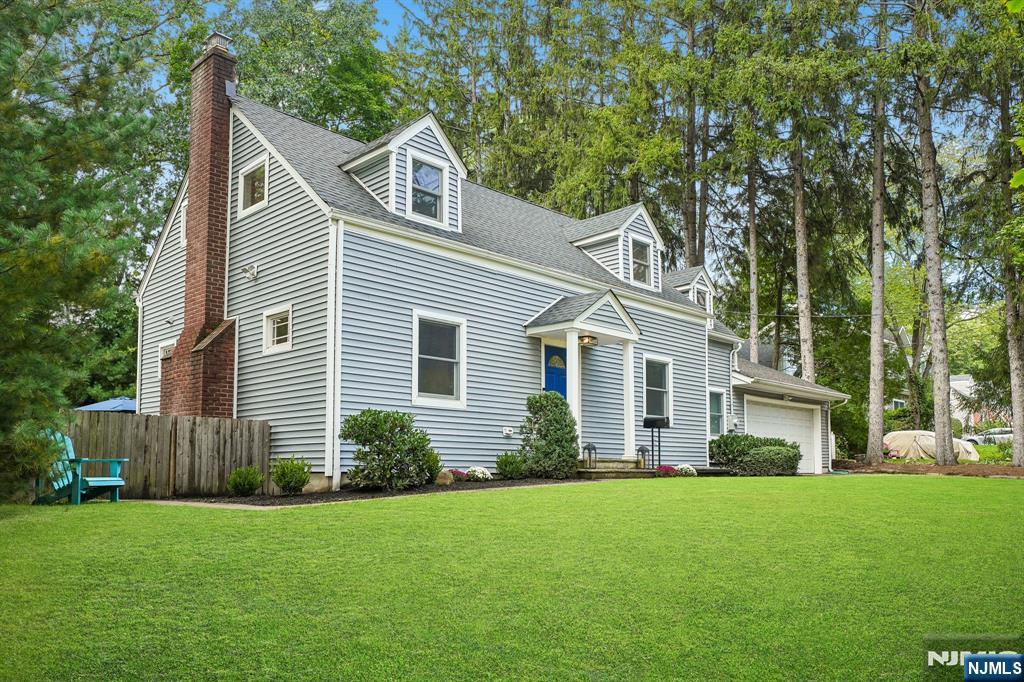 186 Midwood Road Property Photo 1