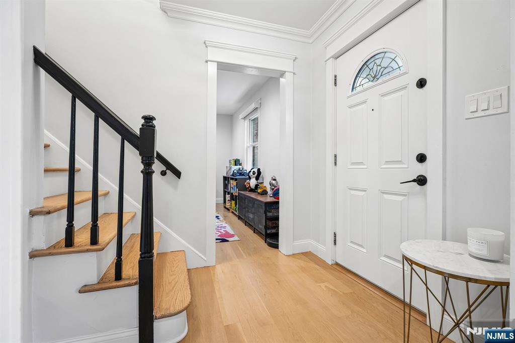 186 Midwood Road Property Photo 2