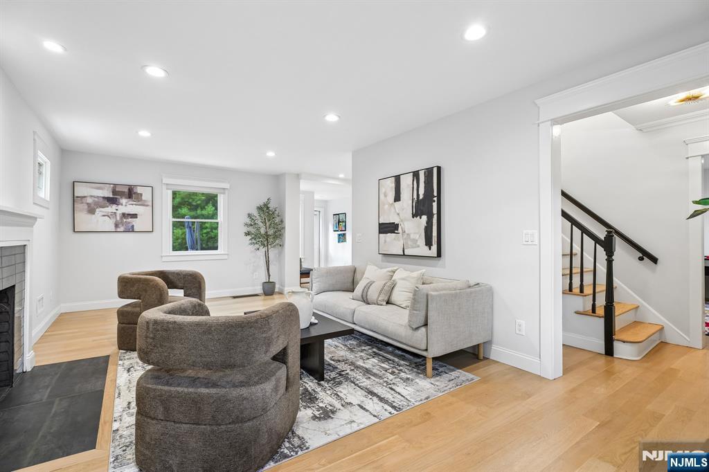186 Midwood Road Property Photo 4