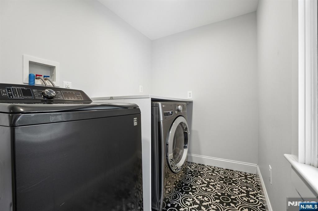 186 Midwood Road Property Photo 34