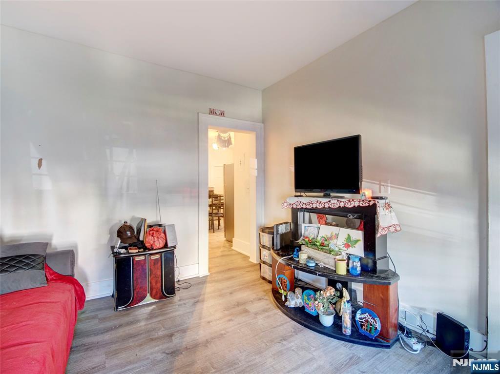 39 Hillman Street Property Photo 13