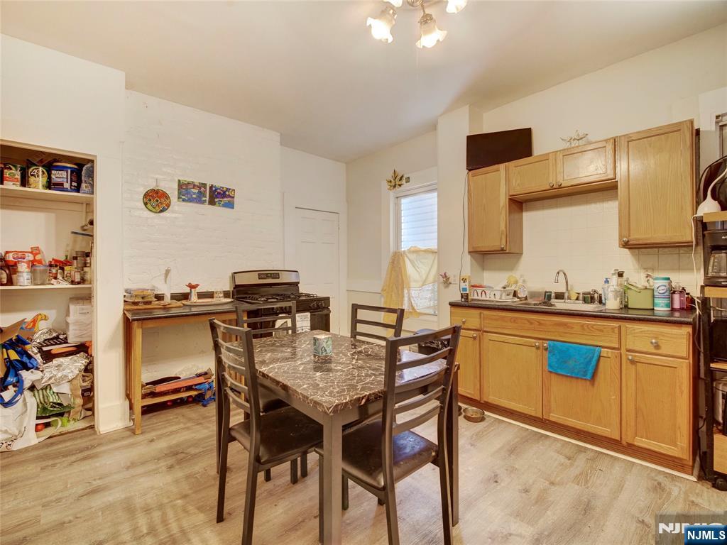 39 Hillman Street Property Photo 14