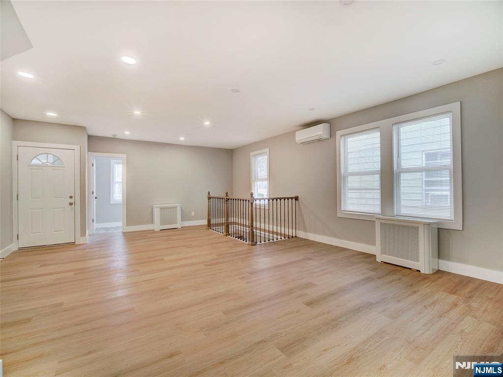 76 Mission Street Property Photo 4