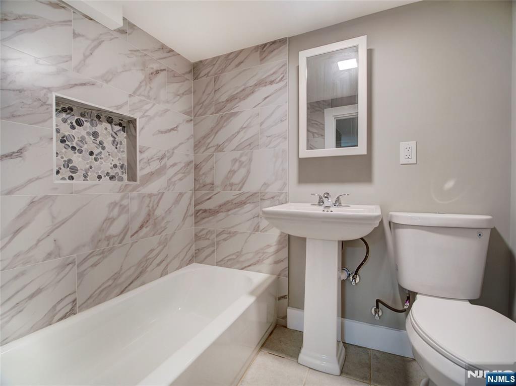76 Mission Street Property Photo 16