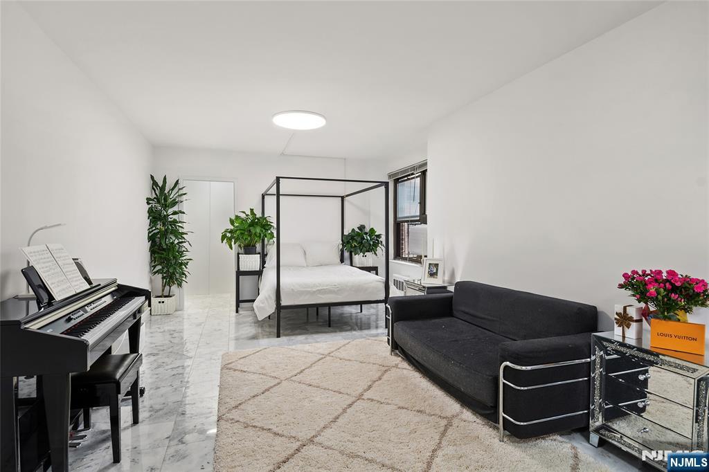401 Park 2D Property Photo 1