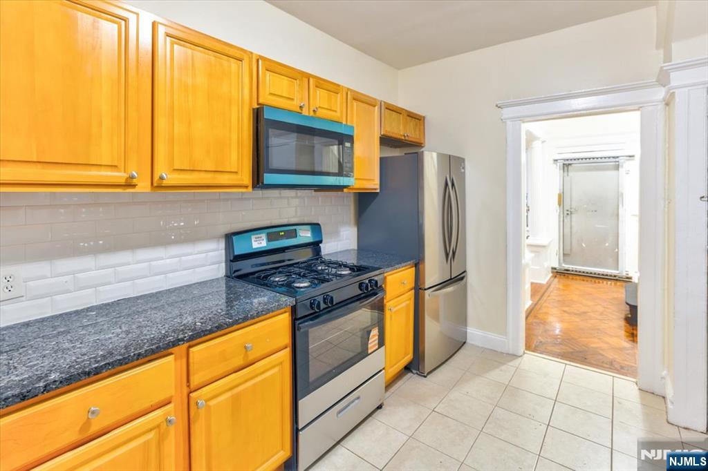 31-33 Voorhees Street Property Photo 21
