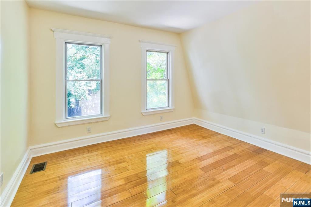 31-33 Voorhees Street Property Photo 31