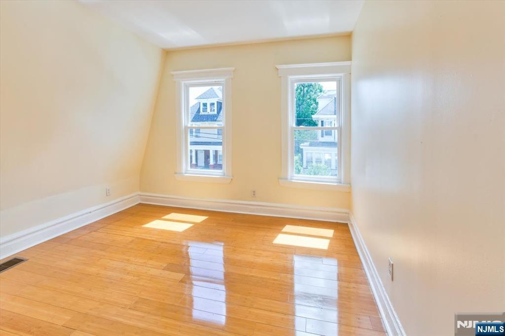 31-33 Voorhees Street Property Photo 32