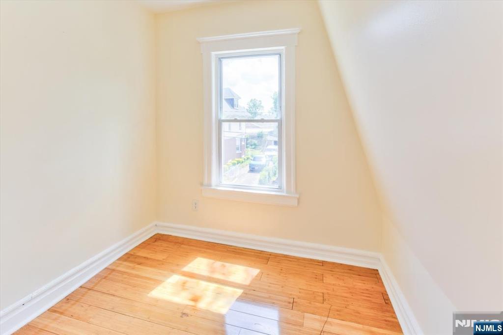 31-33 Voorhees Street Property Photo 38