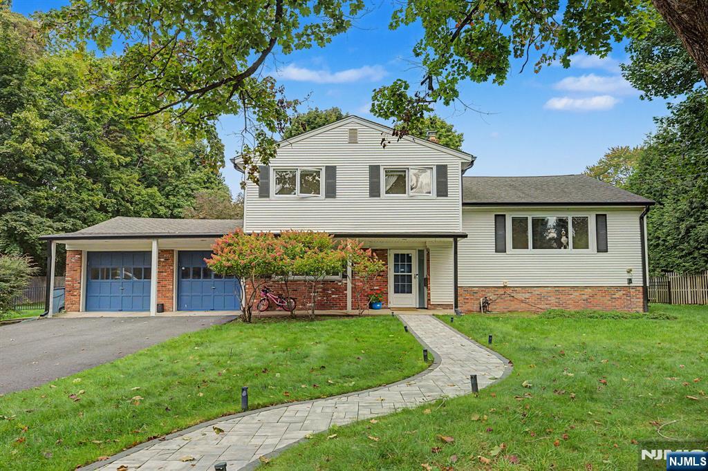 61 Center Street Property Photo 1