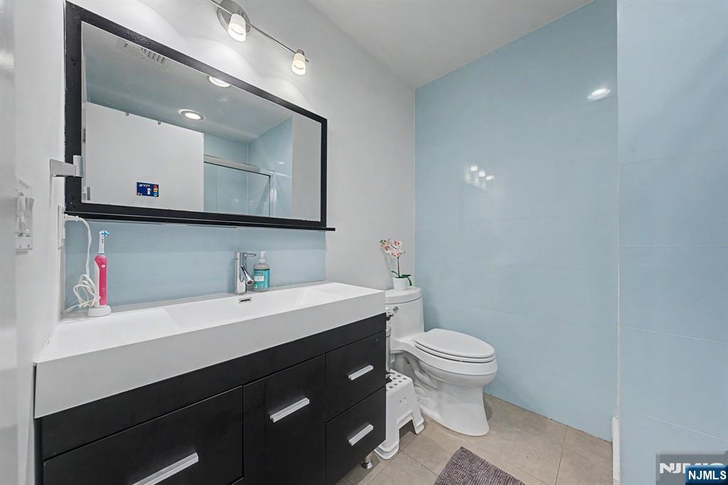 61 Center Street Property Photo 21