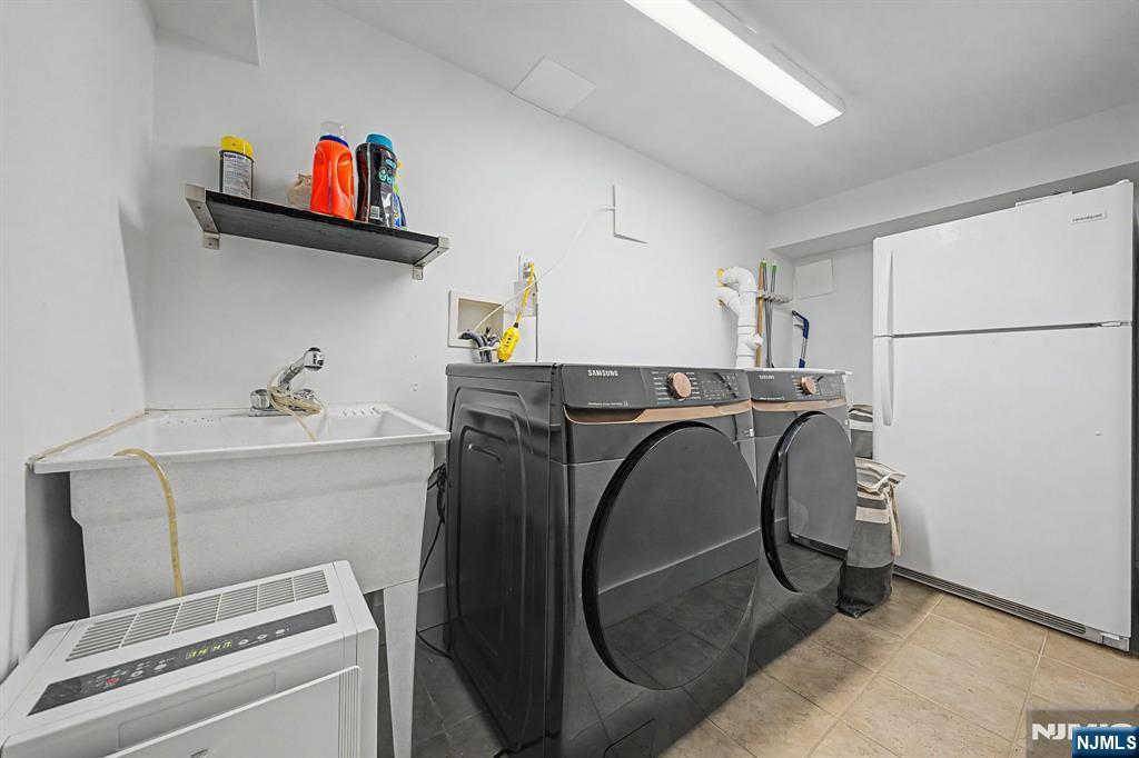 61 Center Street Property Photo 30