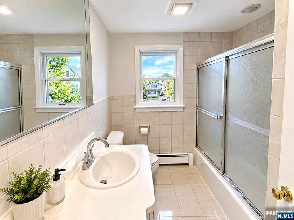 95 Union Avenue 2nd Fl Property Photo 4