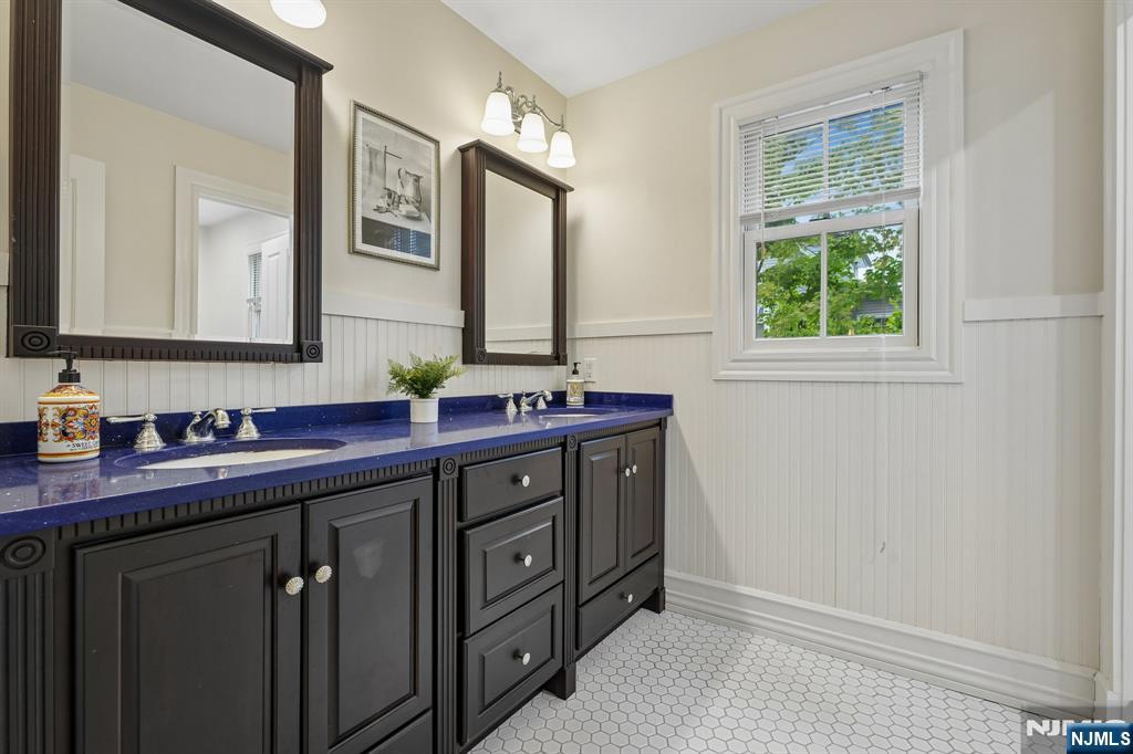 159 Center Avenue Property Photo 34