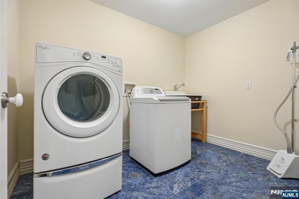 159 Center Avenue Property Photo 41