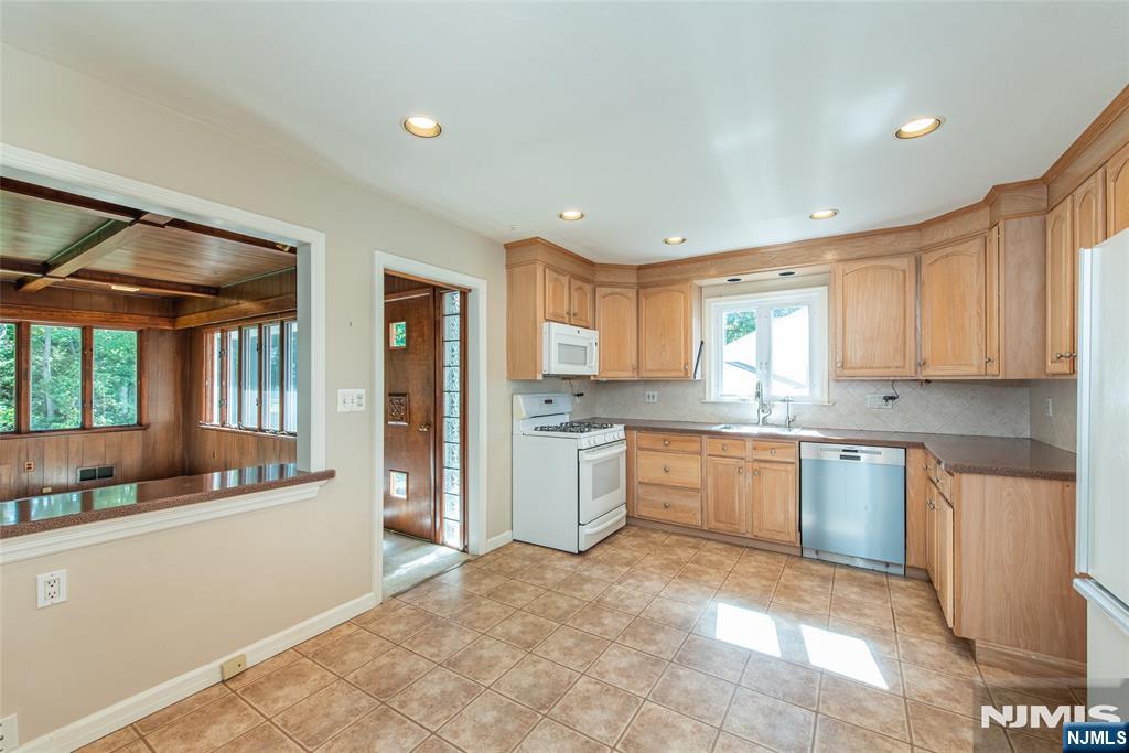 10 Fernwood Drive Property Photo 2