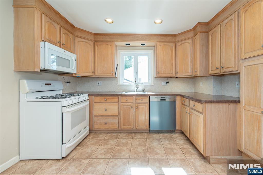 10 Fernwood Drive Property Photo 3