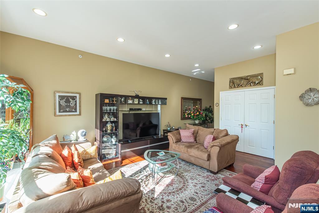 1313 Four Seasons Drive Property Photo 12
