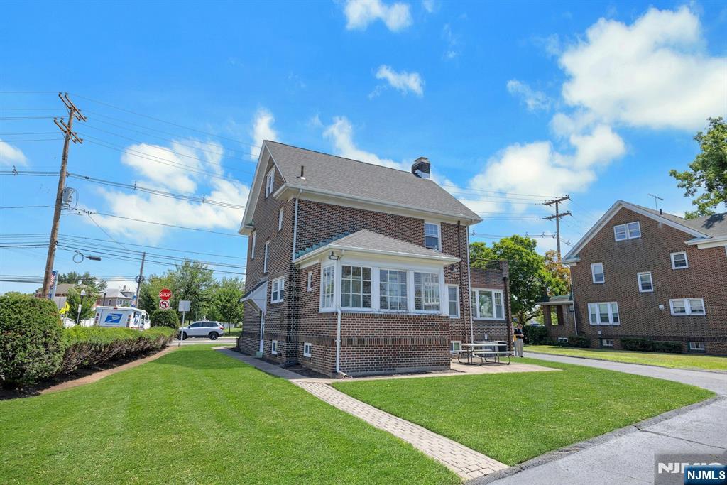 225 Liberty Street Property Photo 40