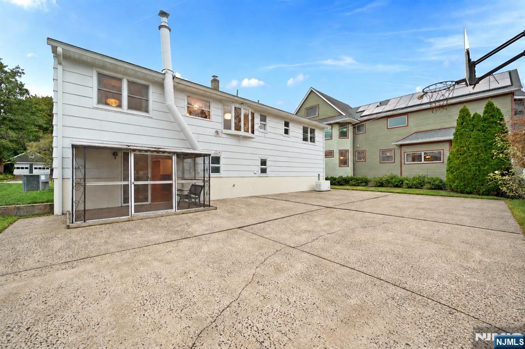 222 Vreeland Avenue Property Photo 33