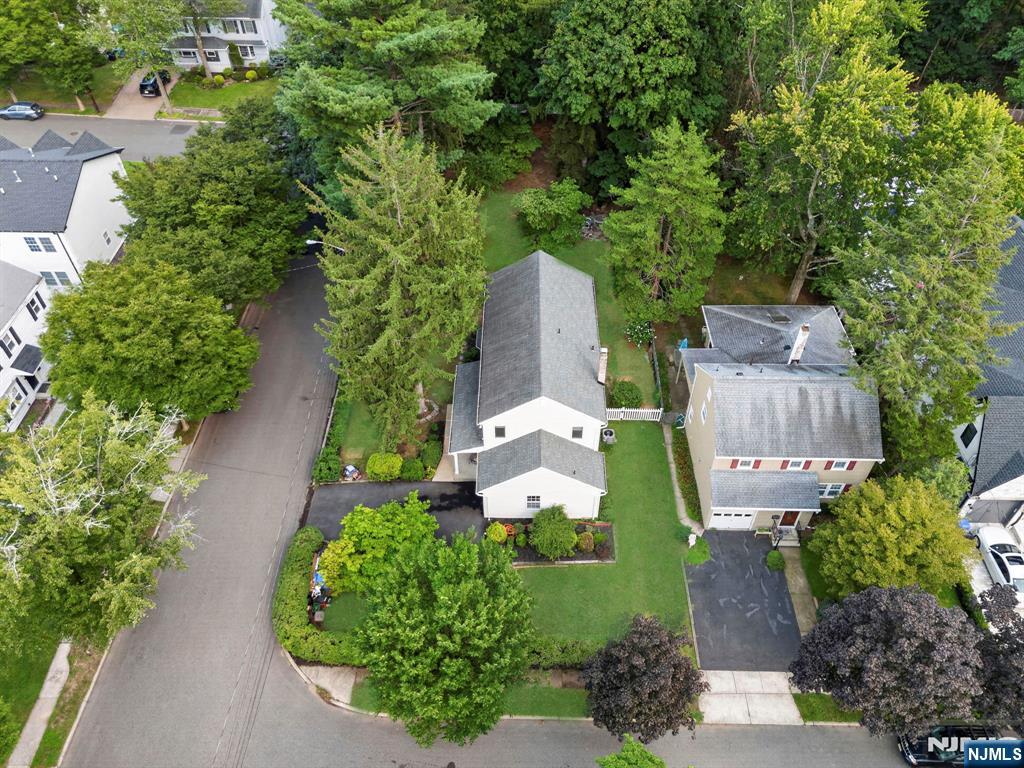 410 Chestnut Street Property Photo 5