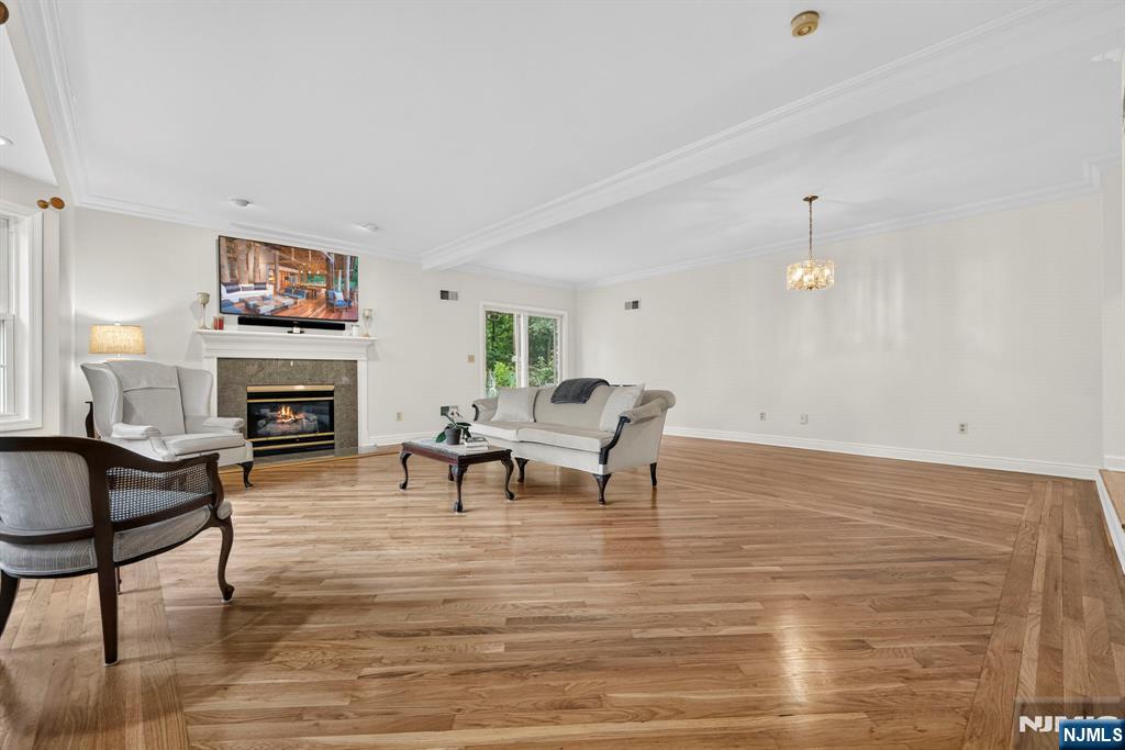 410 Chestnut Street Property Photo 6