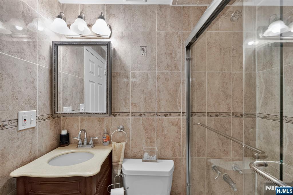 410 Chestnut Street Property Photo 20
