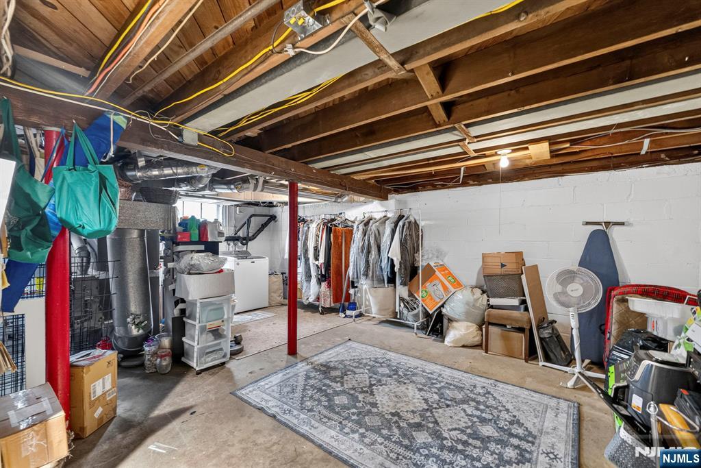 410 Chestnut Street Property Photo 27
