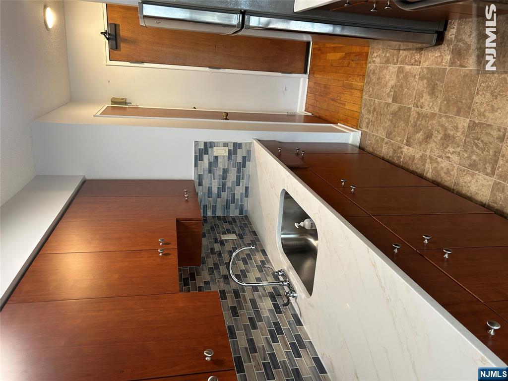 148 Undercliff Avenue Property Photo 1