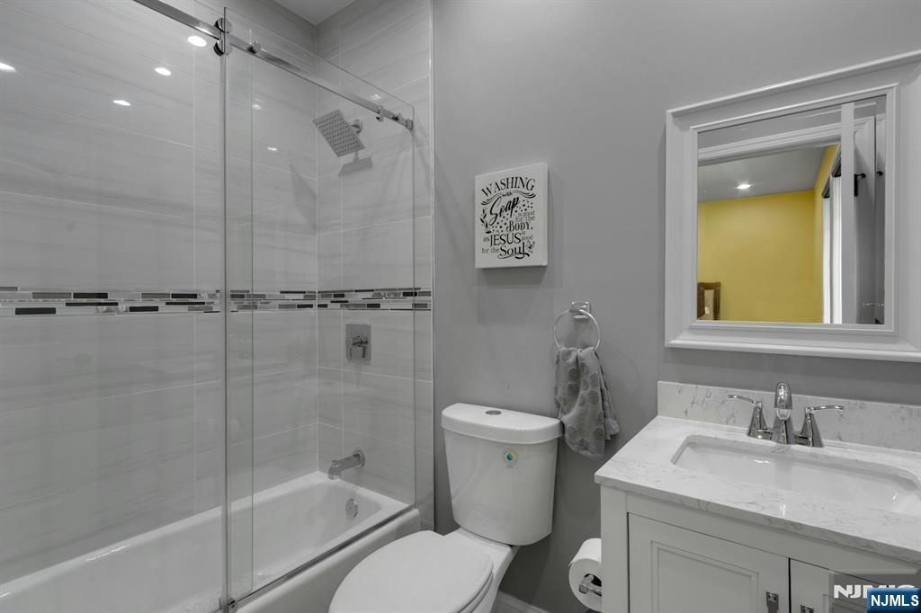 207 Wilsey Court Property Photo 35
