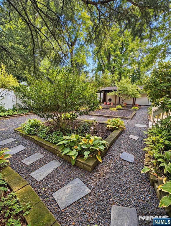 24 5th Avenue Property Photo 12