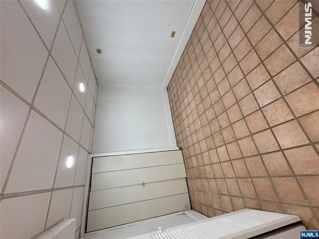 24 5th Avenue Property Photo 16